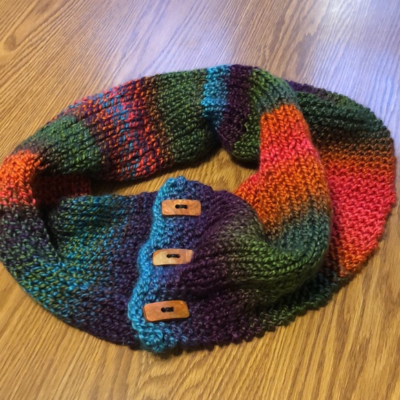 Colorful Button Scarf NWOT - Picture 4 of 6